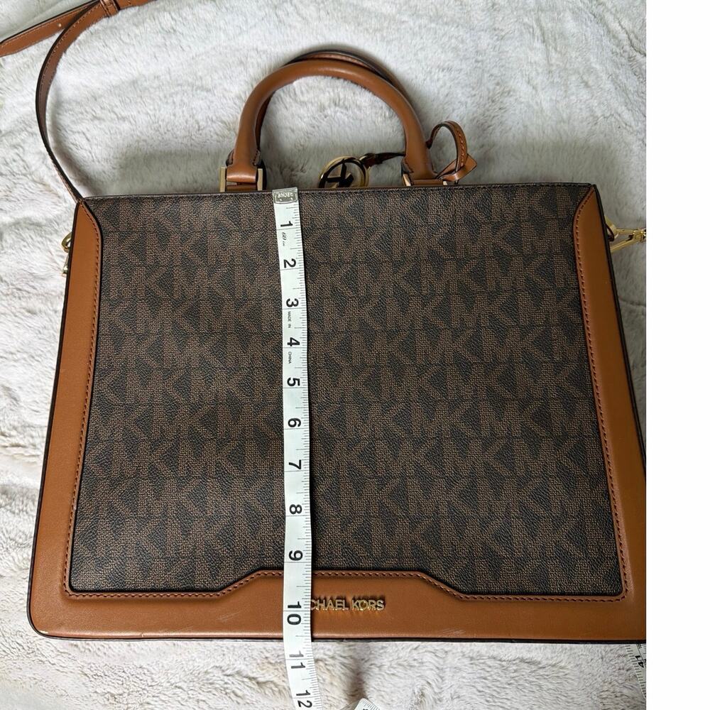 Michael Kors Tote Bag - Picture 6 of 8